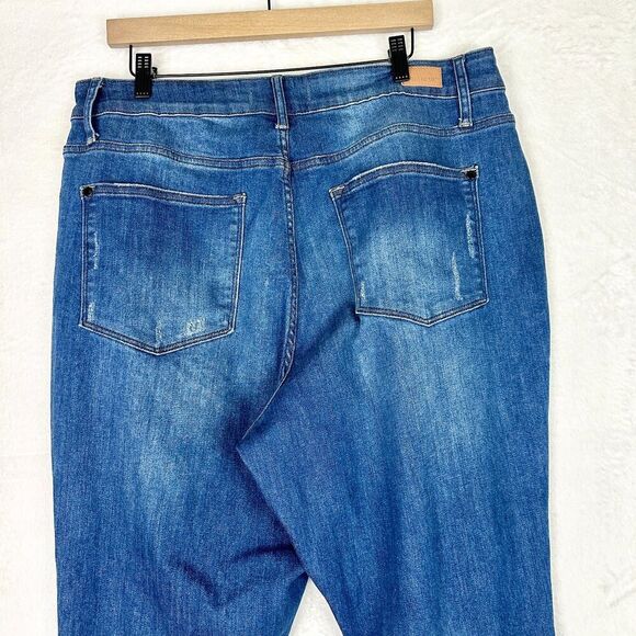 Judy Blue Button Fly Boyfriend Fit Jeans Size 18W Distressed Medium Wash - Picture 6 of 8